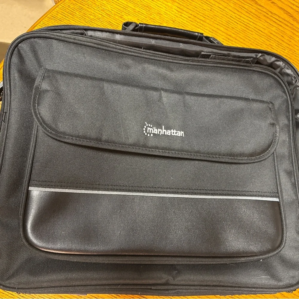 Manhattan Black Laptop Bag -